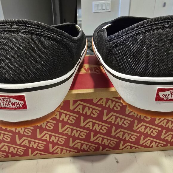 VANS Snow Lodge Slipper, Mens US Size 12 Black White Gum ***RARE*** NEW - Picture 4 of 7